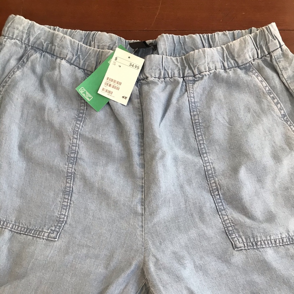 NWT H&M High Rise Jeans, size 16